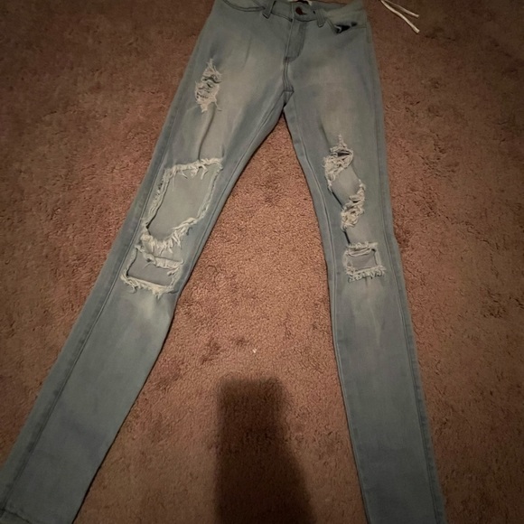 Vibrant Destroyed Jeans - Picture 3 of 5